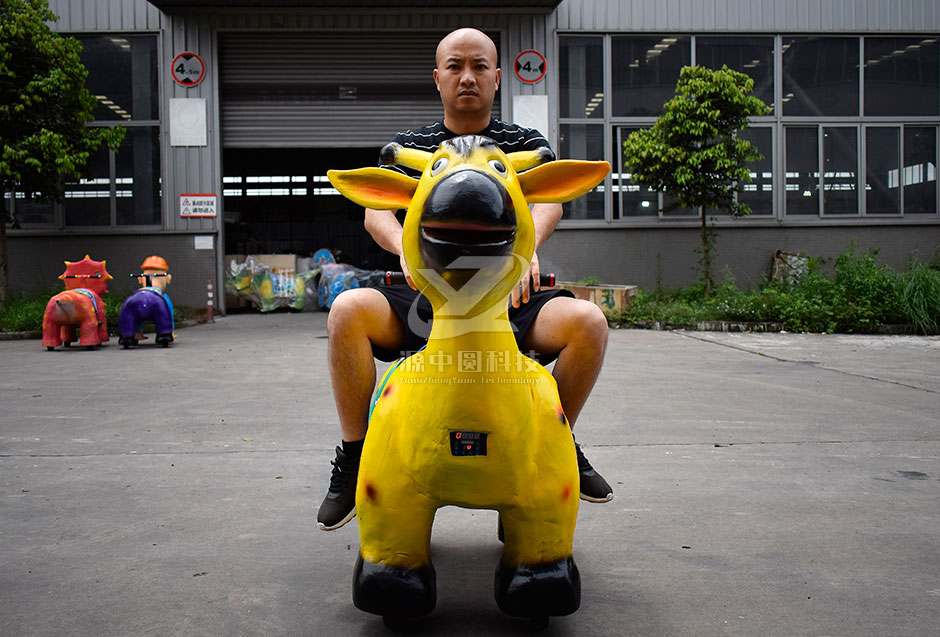 小鹿電動車，小鹿童車，商場騎的小鹿