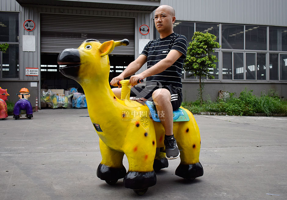 小鹿電動車，小鹿童車，商場騎的小鹿
