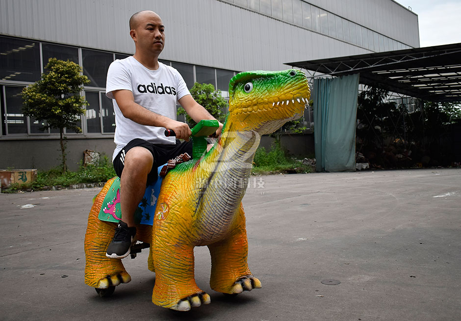 廣場電動車，阿普吐龍恐龍車，電動小車